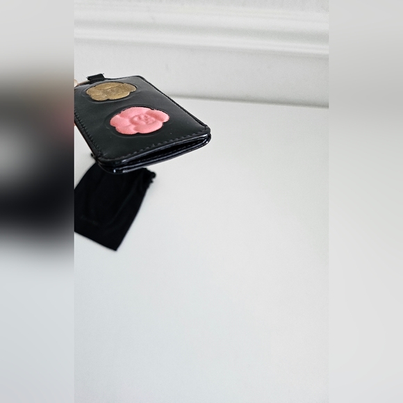 Rare Chanel Black Patent Camellia Floral Zippy Wallet &Key Chain Pouch Charm Set - Picture 5 of 14